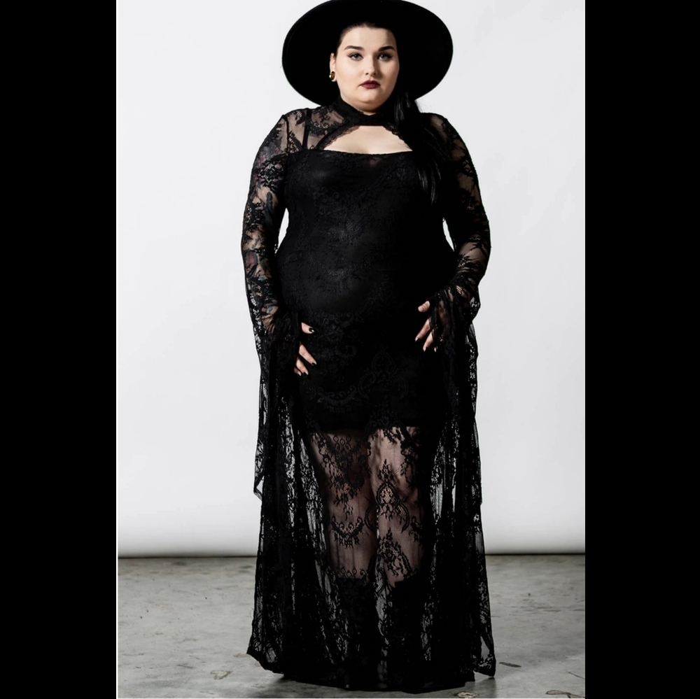 Phenomena Lace Maxi Dress (Plus Size)
